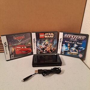 Nintendo Ds Onyx Black Starter Bundle with (3) games, Charger & Stylist TESTED